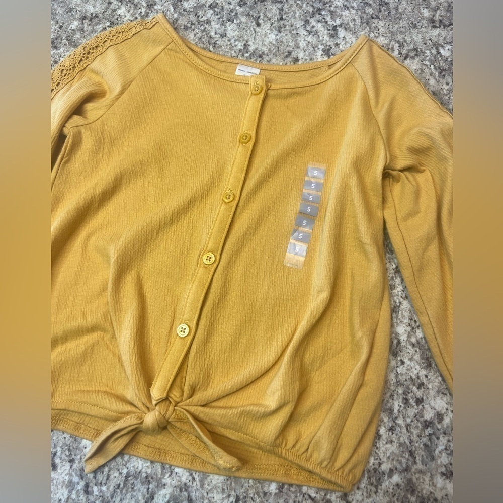 NWT Oshkosh yellow top size 5